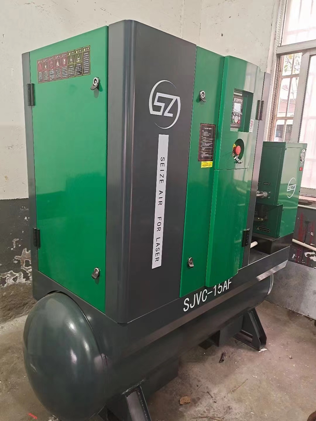 �_�𼤹��и���ݗU�Չ��C