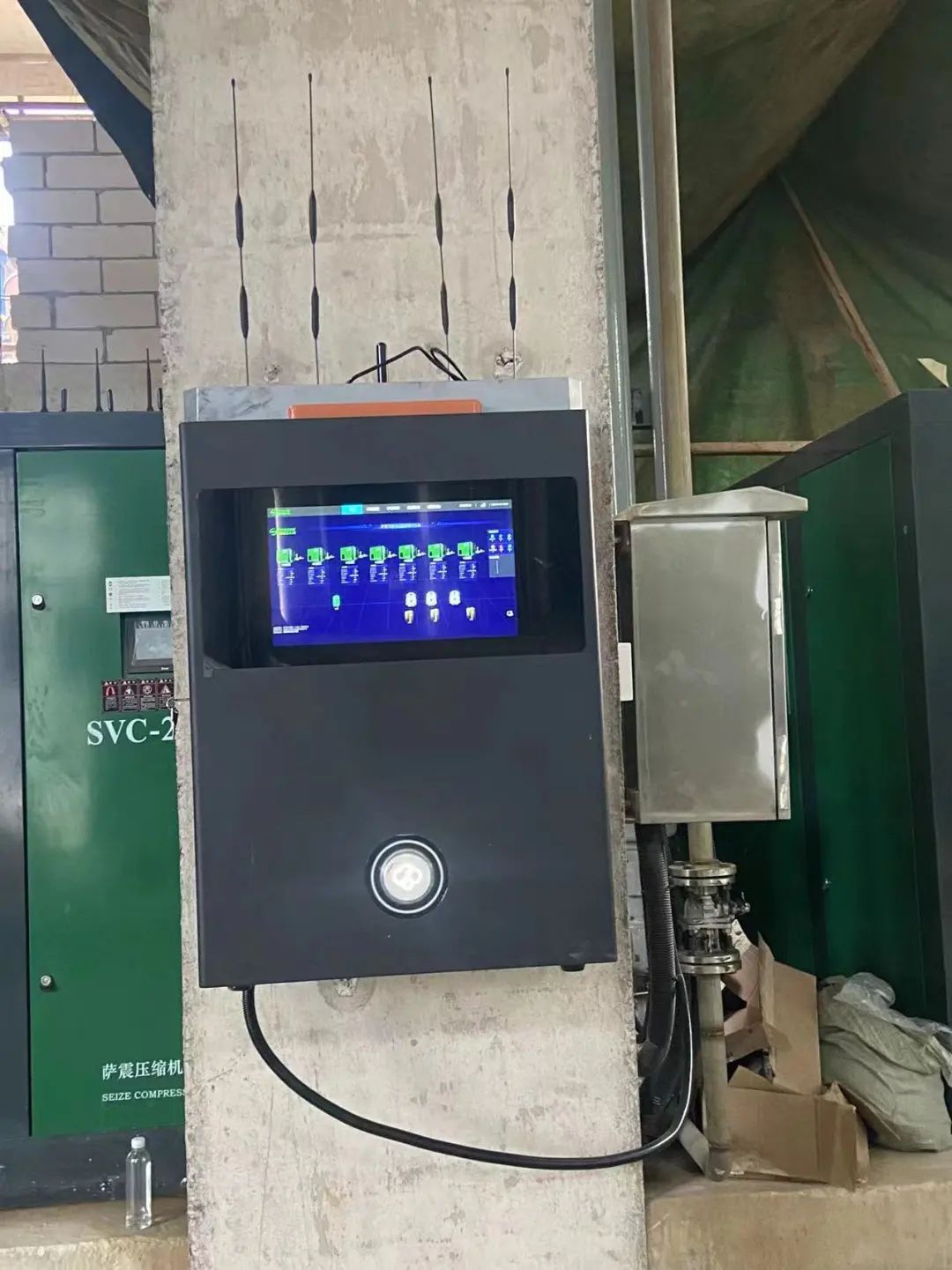 薩震節(jié)能空壓機一級能效空壓站房客戶案例現(xiàn)場圖